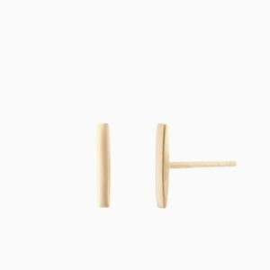 Mejuri gold bar studs